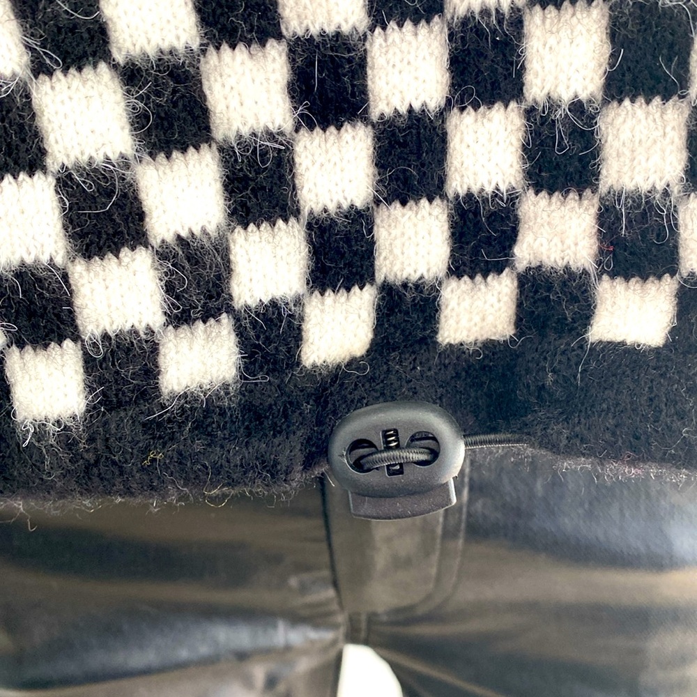 Checkered Sweater - Picture 5 of 9